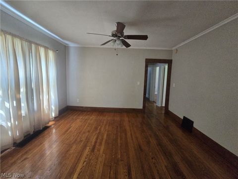 Tiny photo for 2424 Elm Street, Youngstown, OH 44505 (MLS # 5217122)