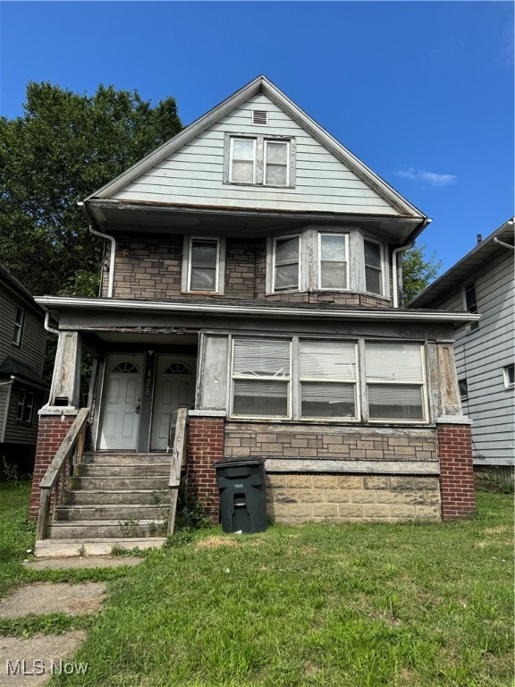 Welcome to this classic multi-family unit investment property in Akron, Ohio! This property generates income with one unit occupied and the other ready to lease or for new owner. Occupied unit is on a month to month boasting 4 bedrooms and the vacant unit is a 1 bedroom. Weather you're a seasoned investor or first time home buyer seeking passive income, this duplex offers solid upside potential with the conveniences of stores, restaurants, and entertainment close by. This gem also includes a home warranty for new buyers. Sold As-Is... Take your tour today!