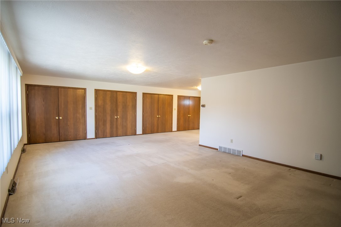 South Gate Manor 01 - Residential