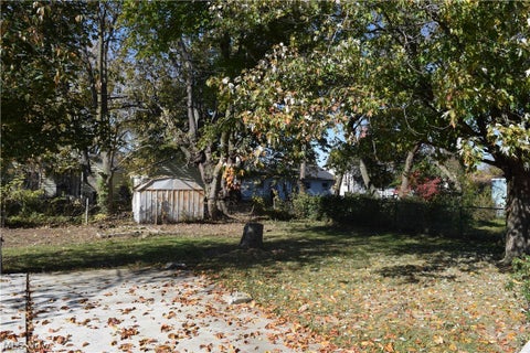 Tiny photo for 2233 Maxine Avenue NE, Canton, OH 44705 (MLS # 5257154)