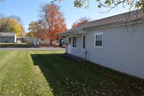 Tiny photo for 2233 Maxine Avenue NE, Canton, OH 44705 (MLS # 5257154)