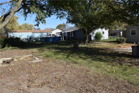 Tiny photo for 2233 Maxine Avenue NE, Canton, OH 44705 (MLS # 5257154)
