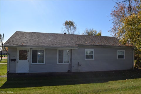 Tiny photo for 2233 Maxine Avenue NE, Canton, OH 44705 (MLS # 5257154)
