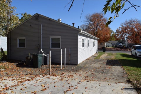 Tiny photo for 2233 Maxine Avenue NE, Canton, OH 44705 (MLS # 5257154)