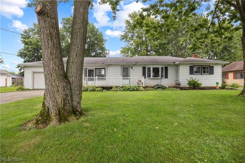 Homes For Sale - 814 S Logan Street<br/> Elyria, OH 44035