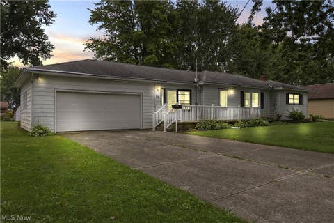 Homes For Sale - 814 S Logan Street<br/> Elyria, OH 44035