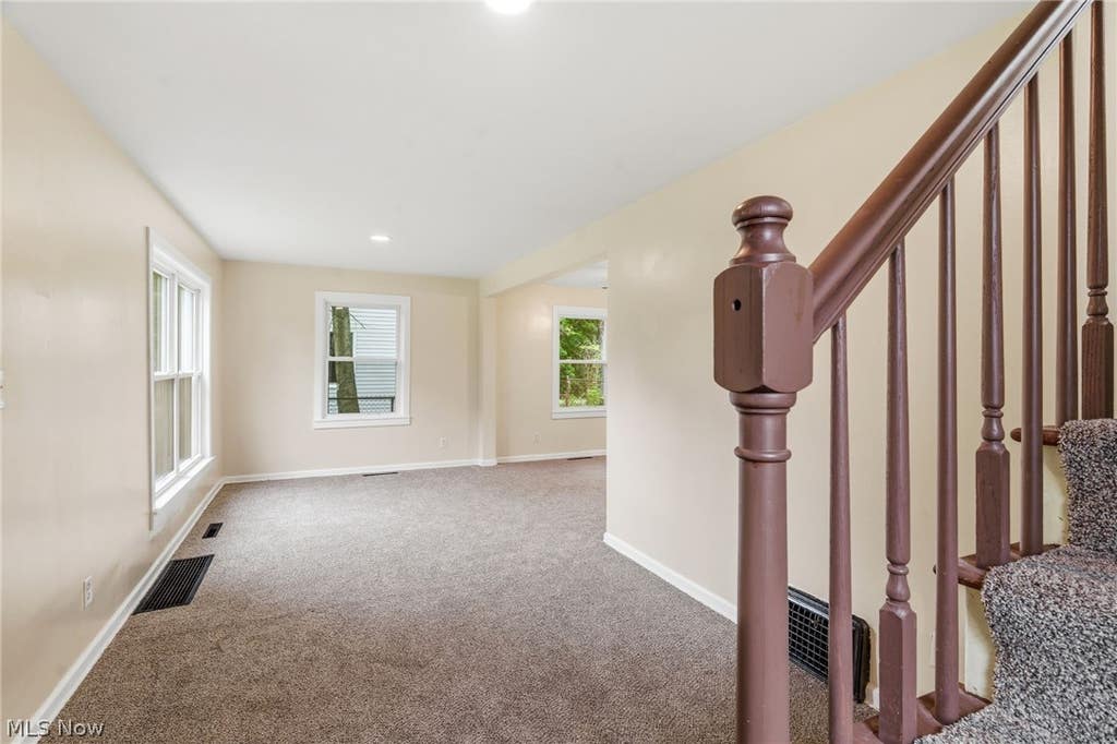 Photo of 445 Oak Avenue, Alliance, OH 44601 (MLS # 5215635)