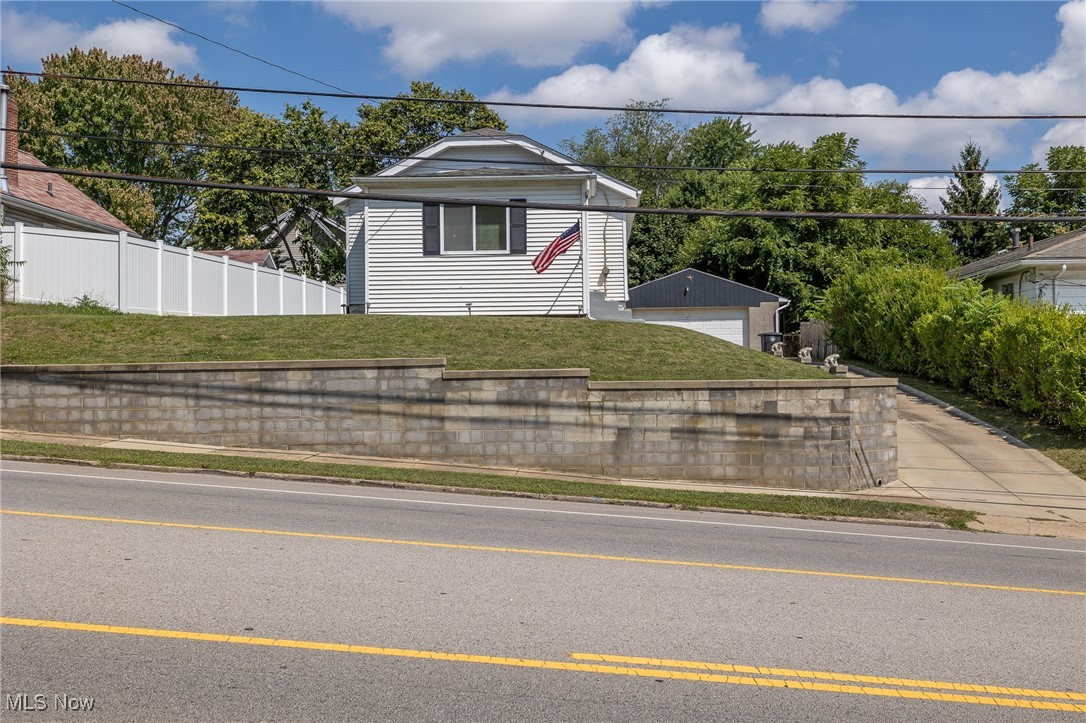 View Akron, OH 44314 house