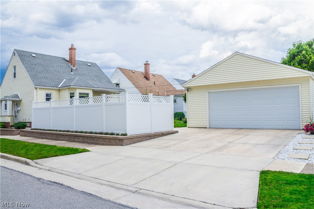 Memphis Villas - Residential