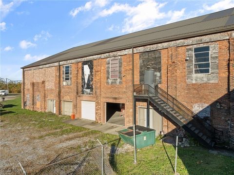 Tiny photo for 2200 Union Street, Bellaire, OH 43906 (MLS # 5177168)