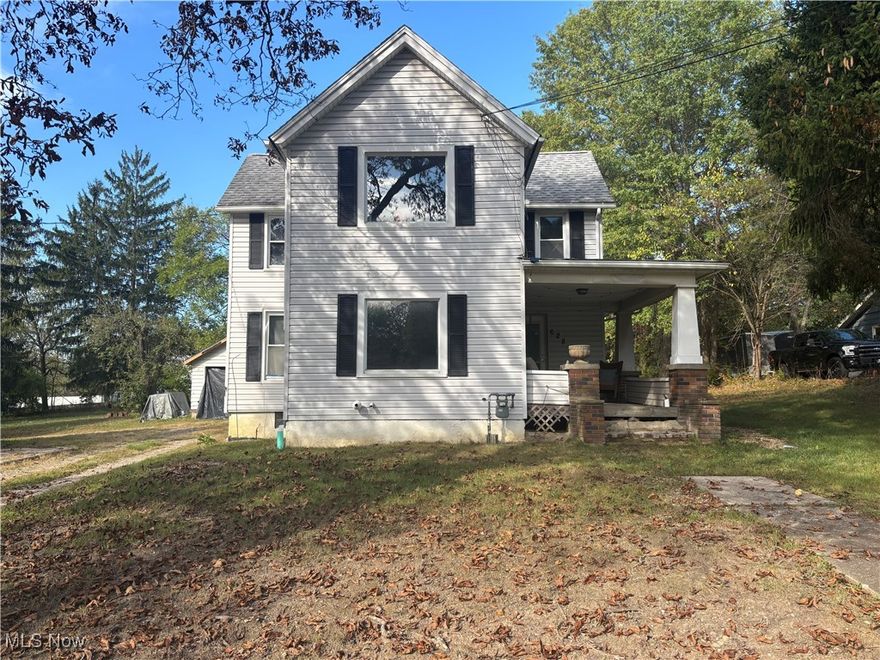 Welcome to 628 Diamond St in Ravenna! This spacious 6-room, 2-bath home offers great potential with a newer water heater and furnace and no known issues with the roof or plumbing. Just needs cosmetic updates to make it shine! Conveniently located 10 minutes from Kent State University, perfect for investors seeking rental opportunities for college students. Close to Ravenna schools, Giant Eagle, Walmart, and local shops, with easy access to SR 59, 44, 14, and 88, and only 15 miles from Akron. Being sold as-is. No seller financing or subject-to offers.