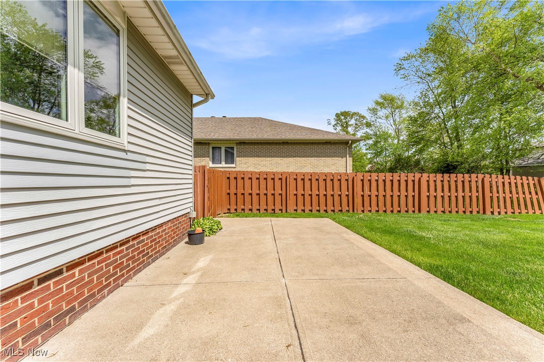 3419 Saint Andrews Drive, Parma, Ohio image 5