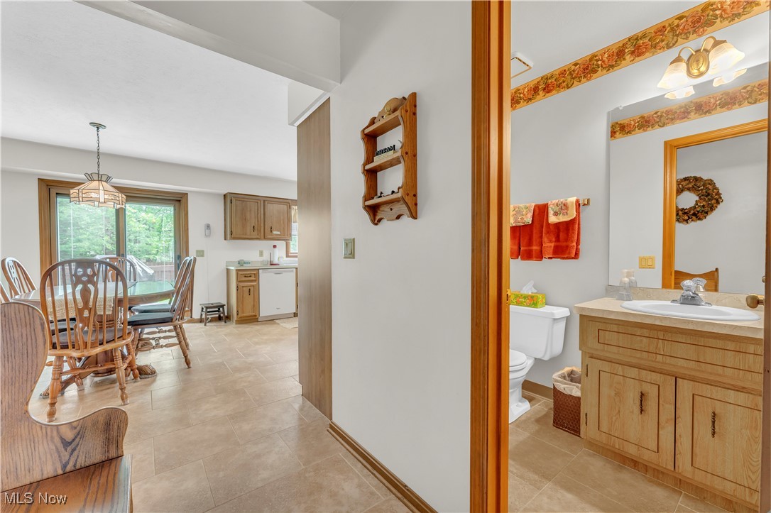 3419 Saint Andrews Drive, Parma, Ohio image 29