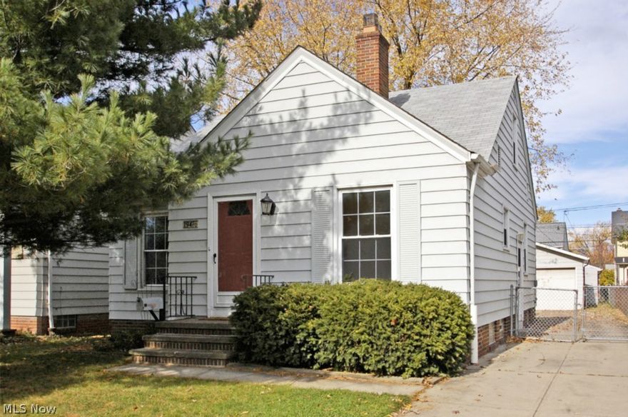Charming Bungalow in the Library area of RR! Super starter with freshly painted Kitchen and new flooring! Spacious eating area off the Kitchen with china cabinet! Hardwood floors and screened porch! Well maintained and ready for a first home buyer or investor!  Walk to shopping, Dining, Library, bus line, Metroparks! Don’t miss it!