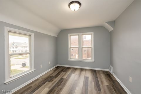 15328 shiloh Cleveland OH 44110