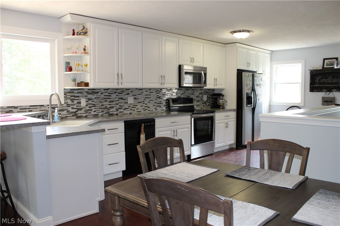 Country Club Manor - Residential