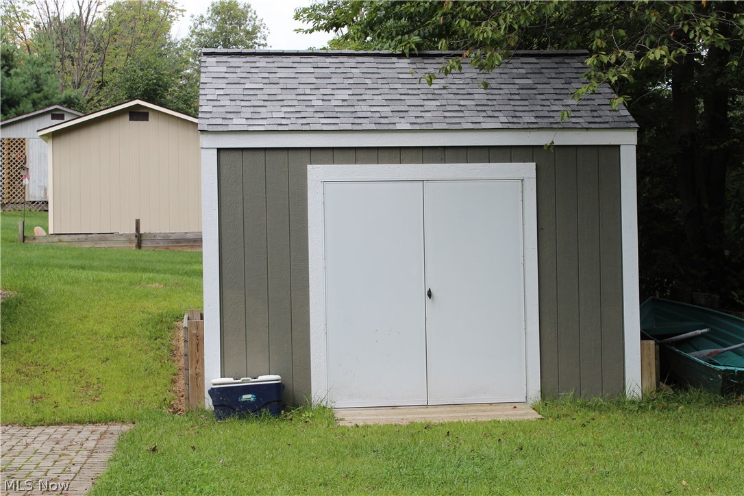 Country Club Manor - Residential