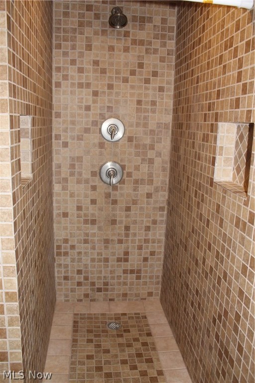 Country Club Manor - Residential