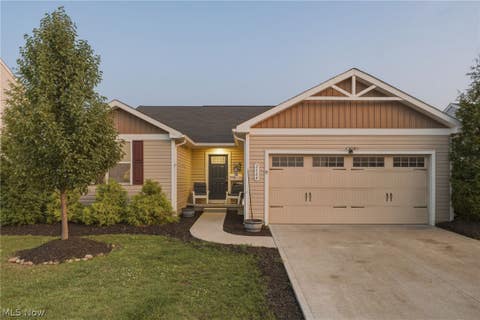 Homes For Sale - 2664 Himelrigh Boulevard<br/> Barberton, OH 44203