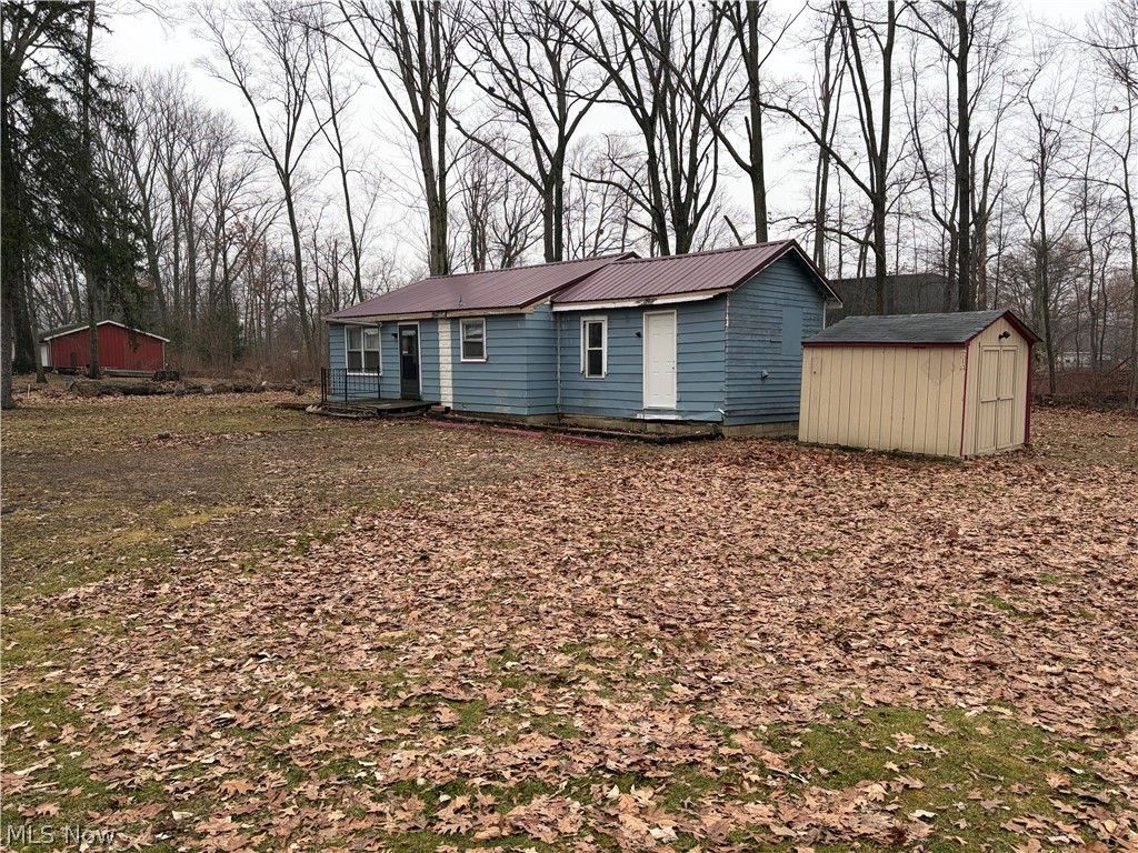 Photo of 42082 Duquesne Street W, Columbiana, OH 44408 (MLS # 5188947)