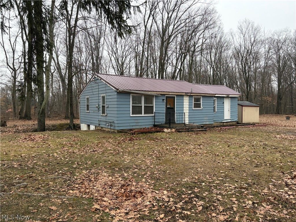 Photo of 42082 Duquesne Street W, Columbiana, OH 44408 (MLS # 5188947)