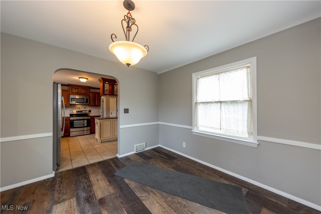 Gates Mills, Ohio 44040, United States, 4 Bedrooms Bedrooms, ,2 BathroomsBathrooms,Residential,Pending,80954