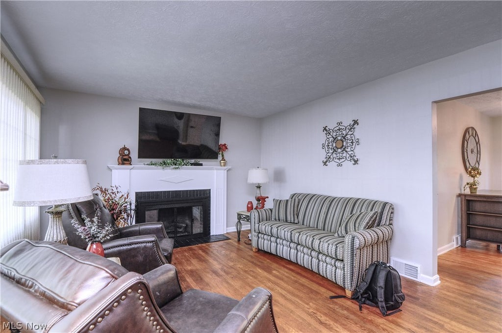 Photo of 614 Hartzell Drive, Norton, OH 44203 (MLS # 5221672)