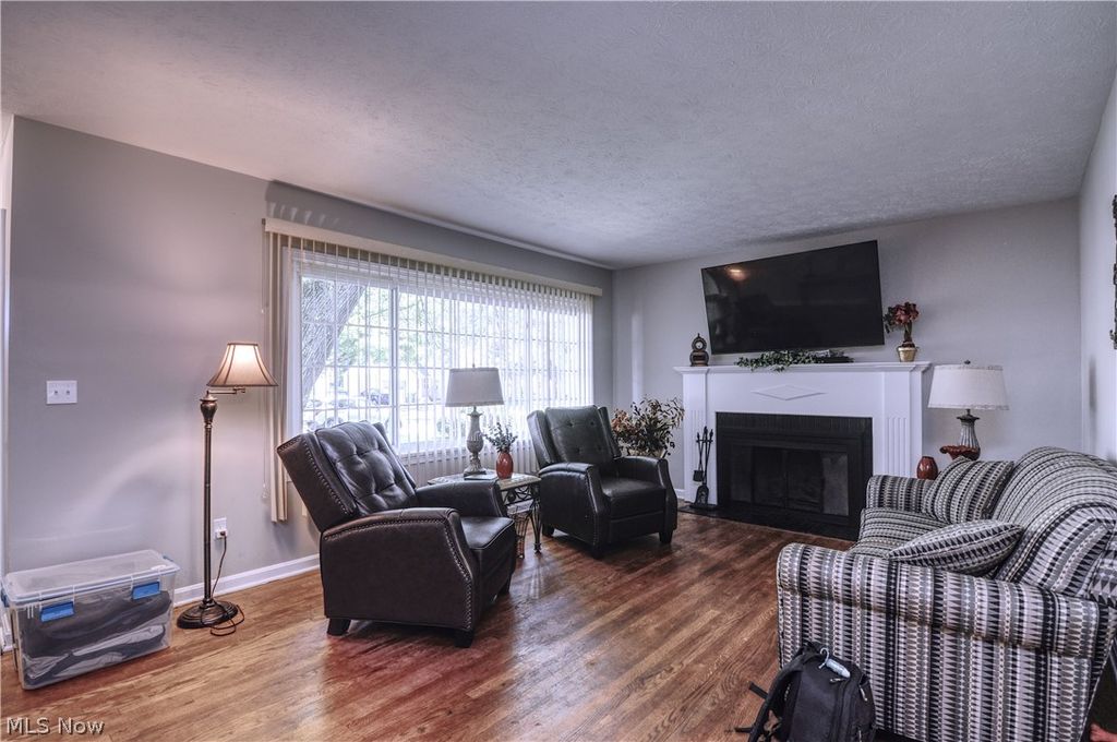 Photo of 614 Hartzell Drive, Norton, OH 44203 (MLS # 5221672)