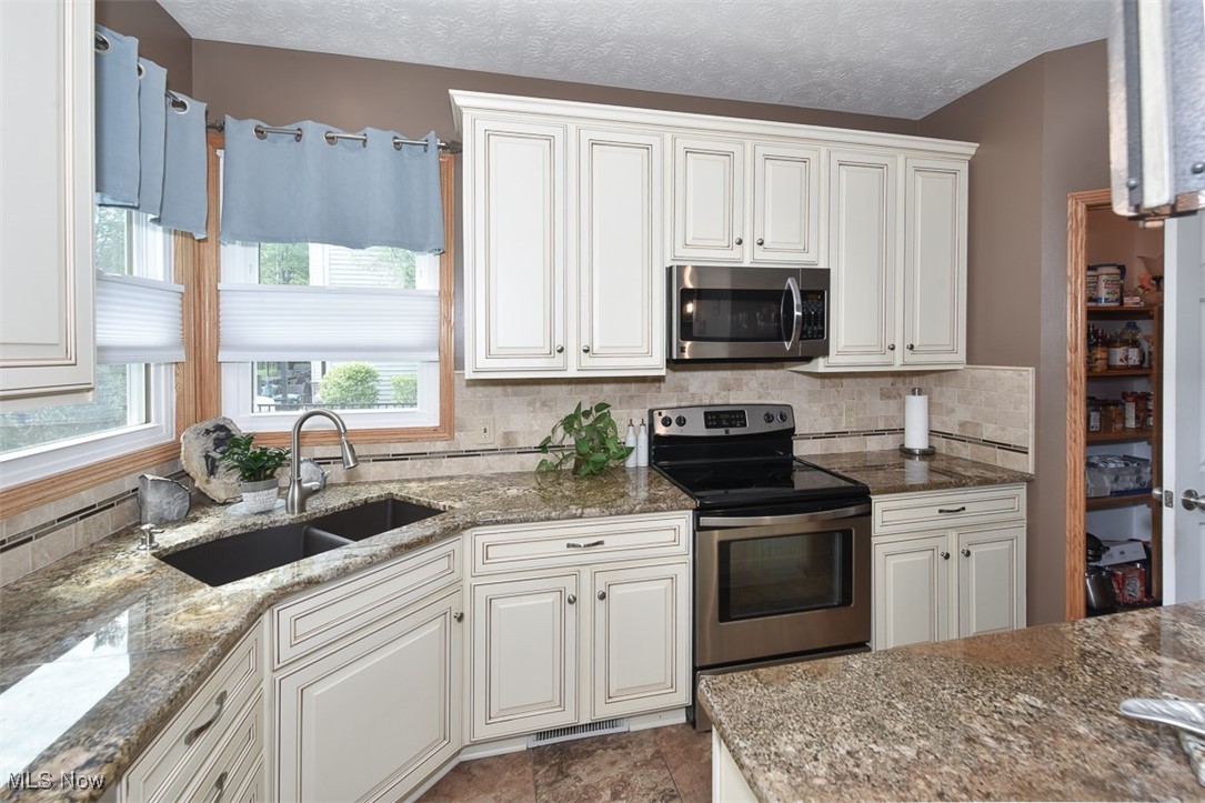 15239 Old Oak Drive, Strongsville, Ohio image 15