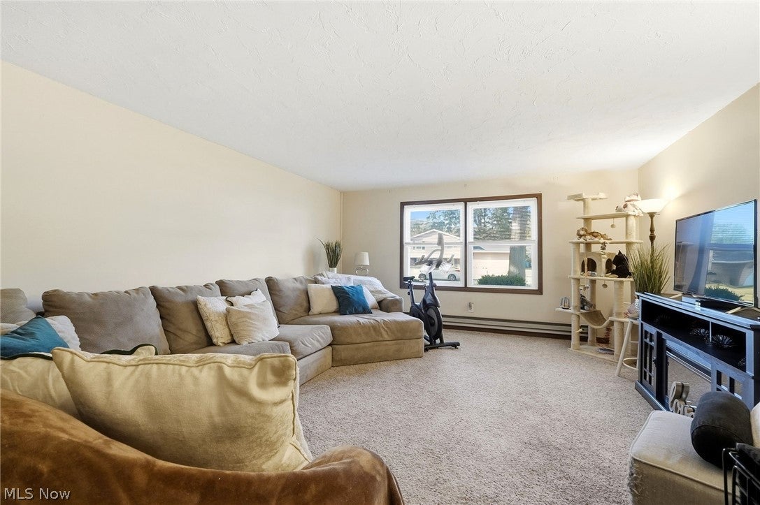 1401-1403 Lindenwood Drive