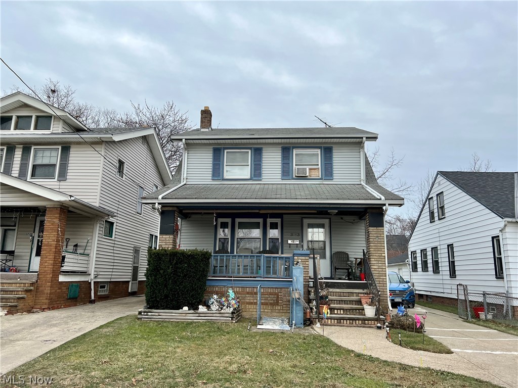 Beautiful Colonial Features Crown Molding & Built In Cabinets, Hardwood Floors* Must See!