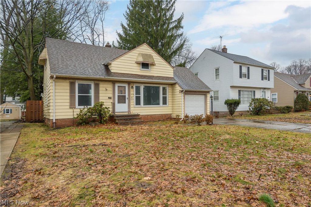 Photo of 5275 Lynd Avenue, Lyndhurst, OH 44124 (MLS # 5191997)