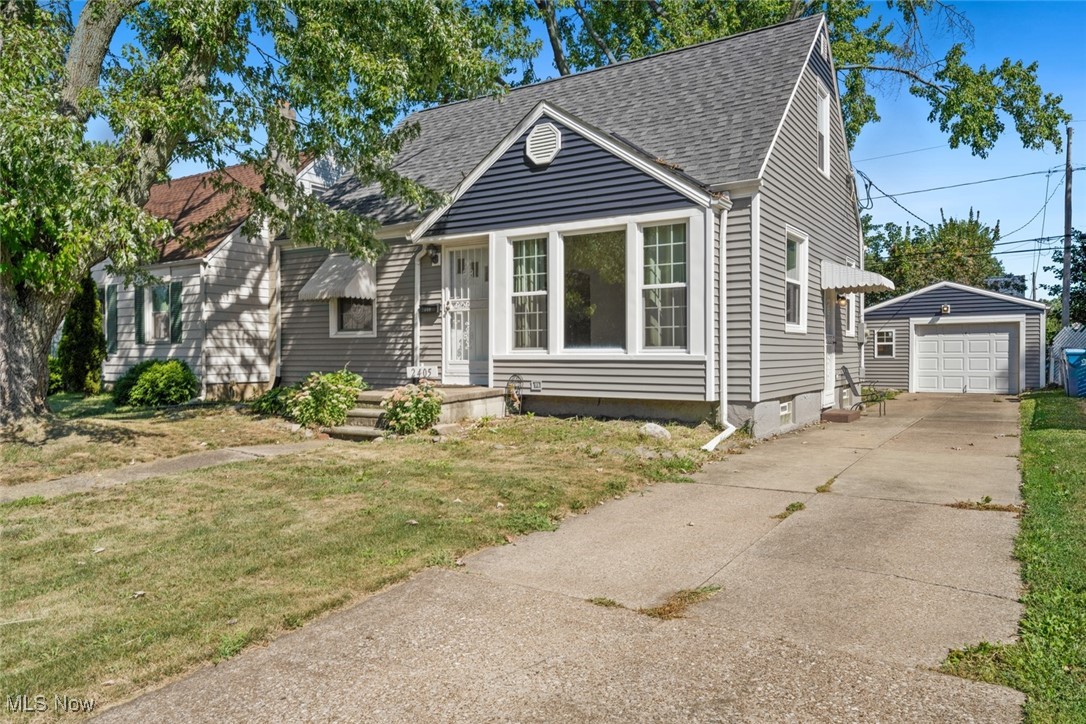 2405 E 35th Street