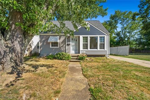 2405 E 35th Street, Lorain, OH 44055 - #: 5149801