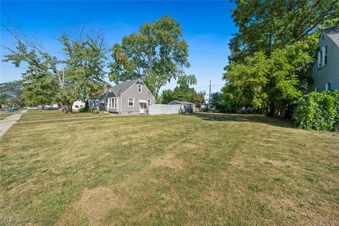 2405 E 35th Street