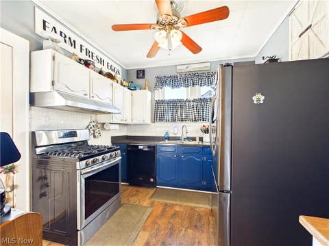 Tiny photo for 3931 10th Avenue, Parkersburg, WV 26101 (MLS # 5238989)