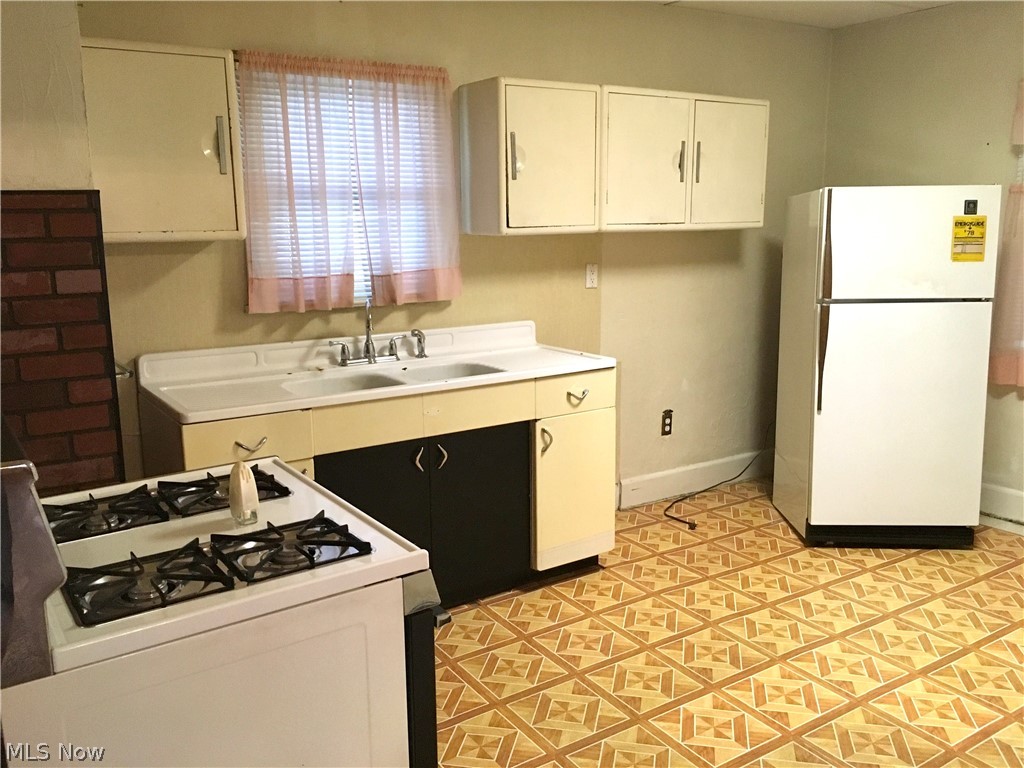 Elworthy-Helwick Companys St - Residential