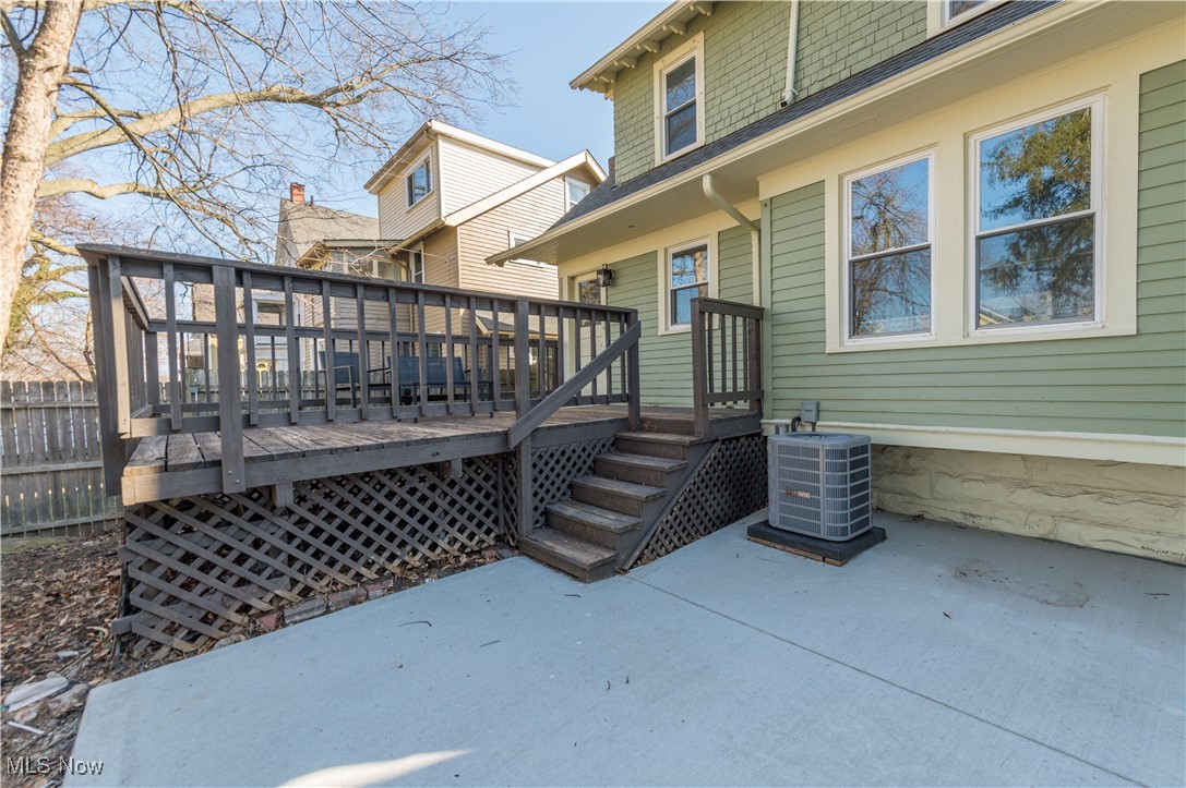 1352 Bonnieview Avenue, Lakewood, Ohio image 43
