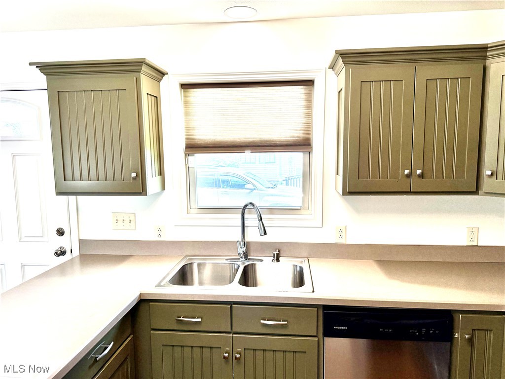 102 Maple Ave, Bethesda, Ohio image 8