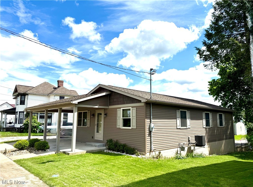 102 Maple Ave, Bethesda, Ohio image 2