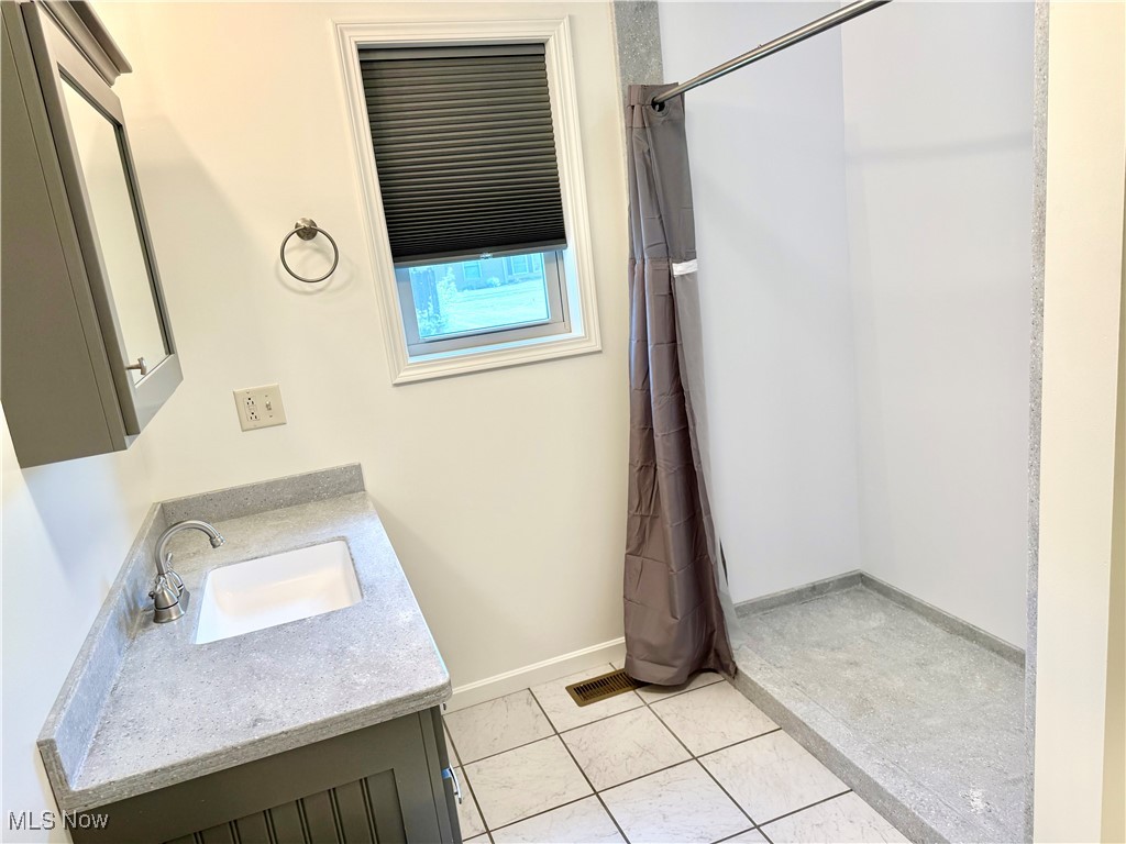 102 Maple Ave, Bethesda, Ohio image 24