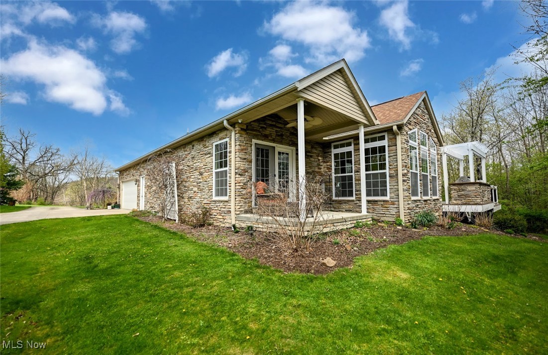 93 N Hametown Road, Bath, Ohio image 27