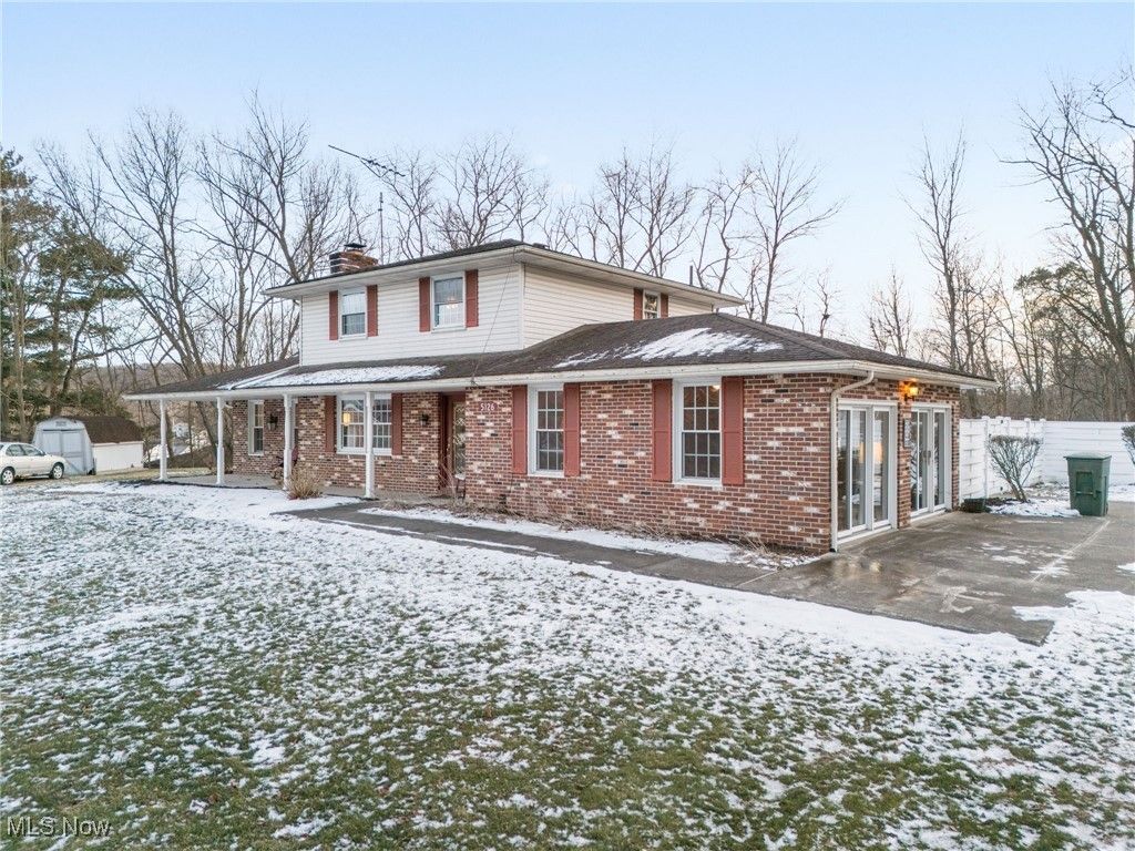 Photo of 5126 Easton Street NW, Malvern, OH 44644 (MLS # 5181557)