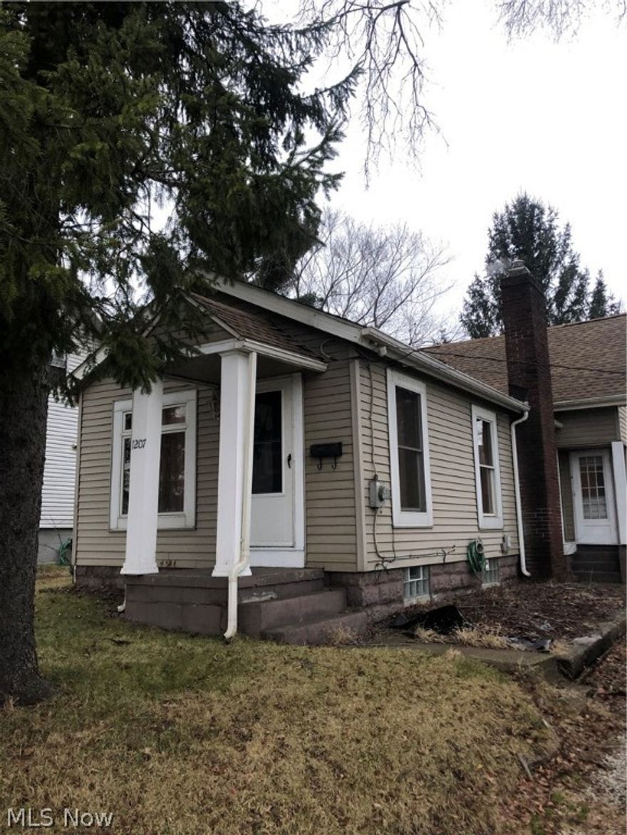 Beautiful home or office. New siding roof and more