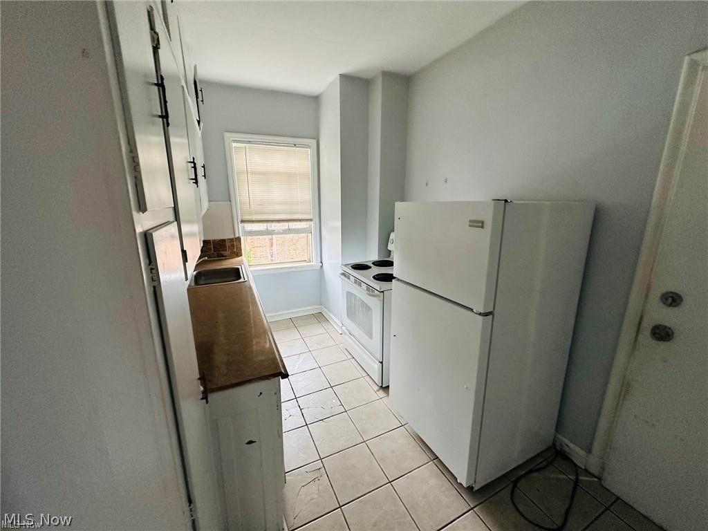 Photo of 15610 Van Aken Boulevard #4, Shaker Heights, OH 44120 (MLS # 5208486)