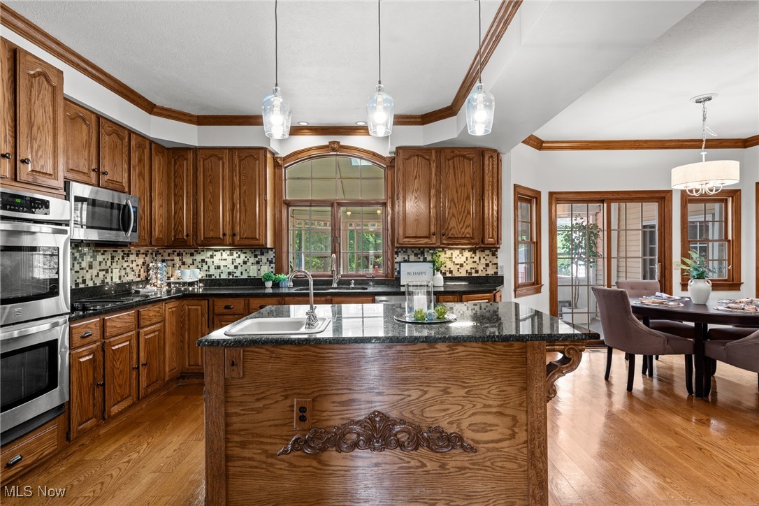 Woods/Williamsburg Ph III - Residential