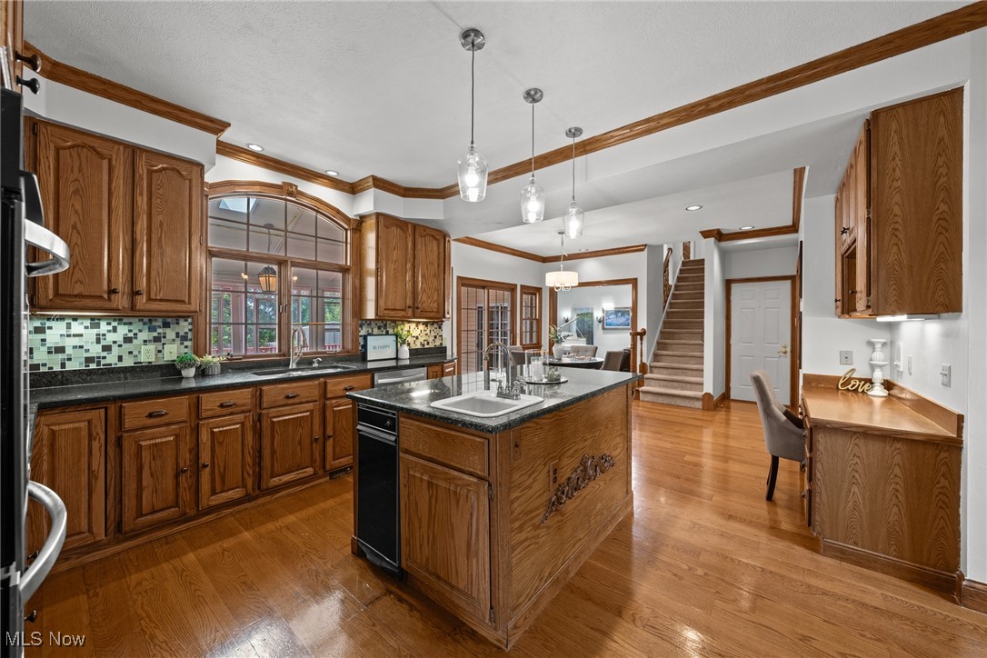 Woods/Williamsburg Ph III - Residential