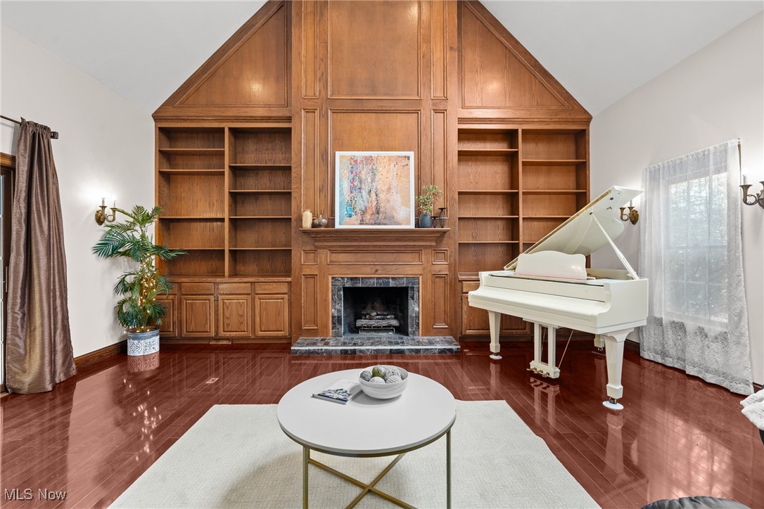 Woods/Williamsburg Ph III - Residential