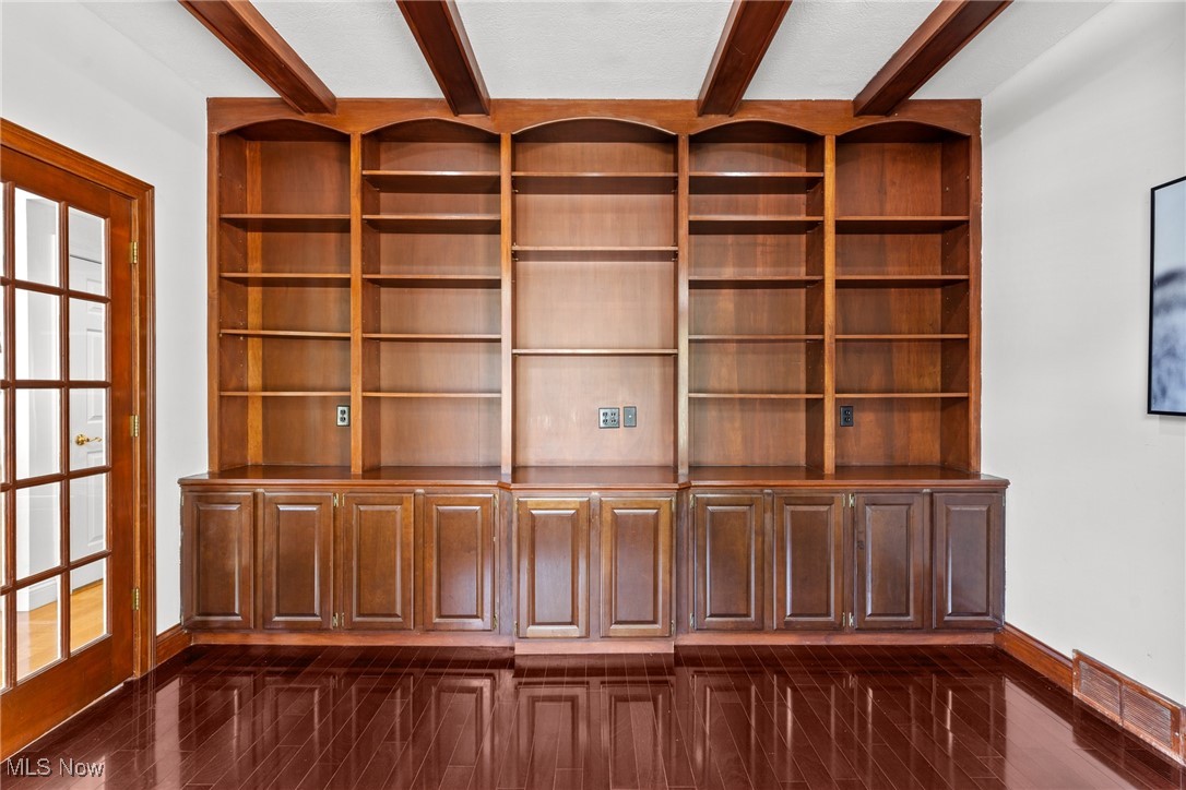 Woods/Williamsburg Ph III - Residential