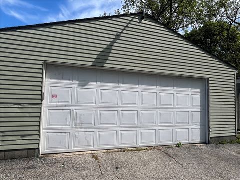 Tiny photo for 304 Lowell Avenue NE, Warren, OH 44483 (MLS # 5210591)